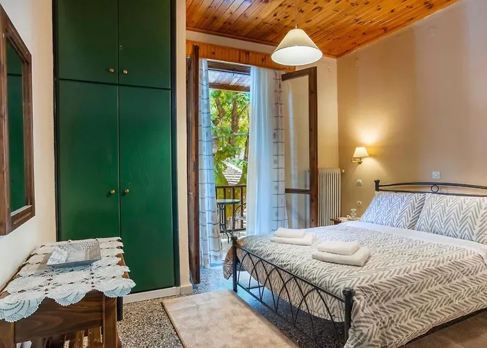 Guest house Helidona Mikro Chorio (Central Greece)